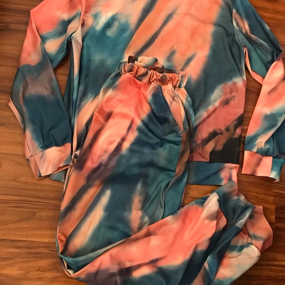 Tye Dye Matching Set - Picture 4 of 5
